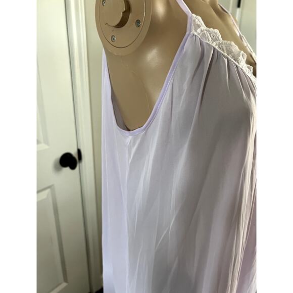 Vintage ILGWU lilac nightgown - Picture 3 of 8